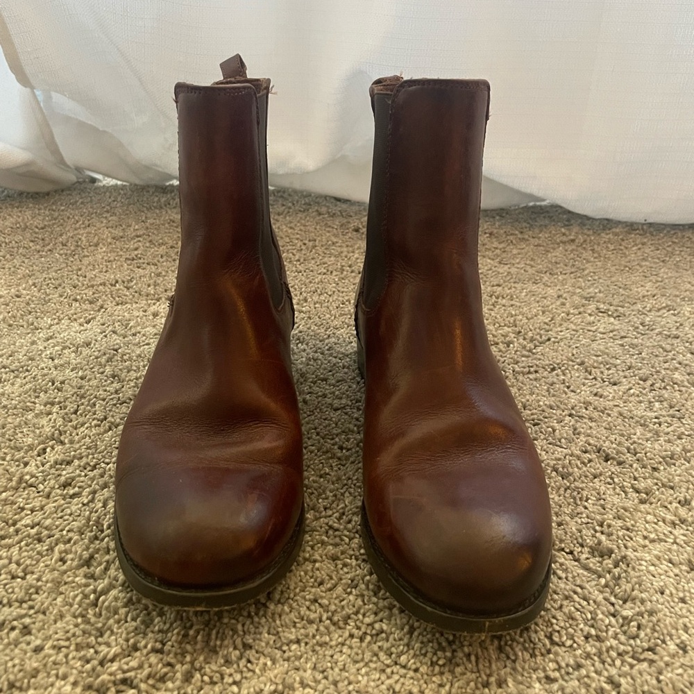 Frye Melissa Chelsea Boots Size 7, Redwood